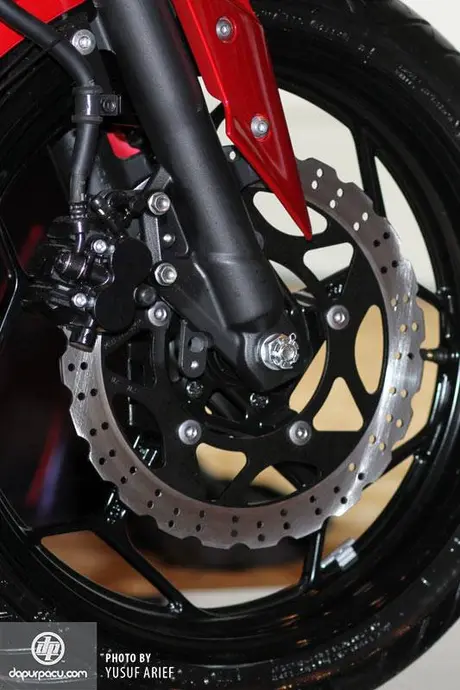 Kawasaki_Z250_09