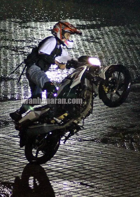 CB150R Gasibu25