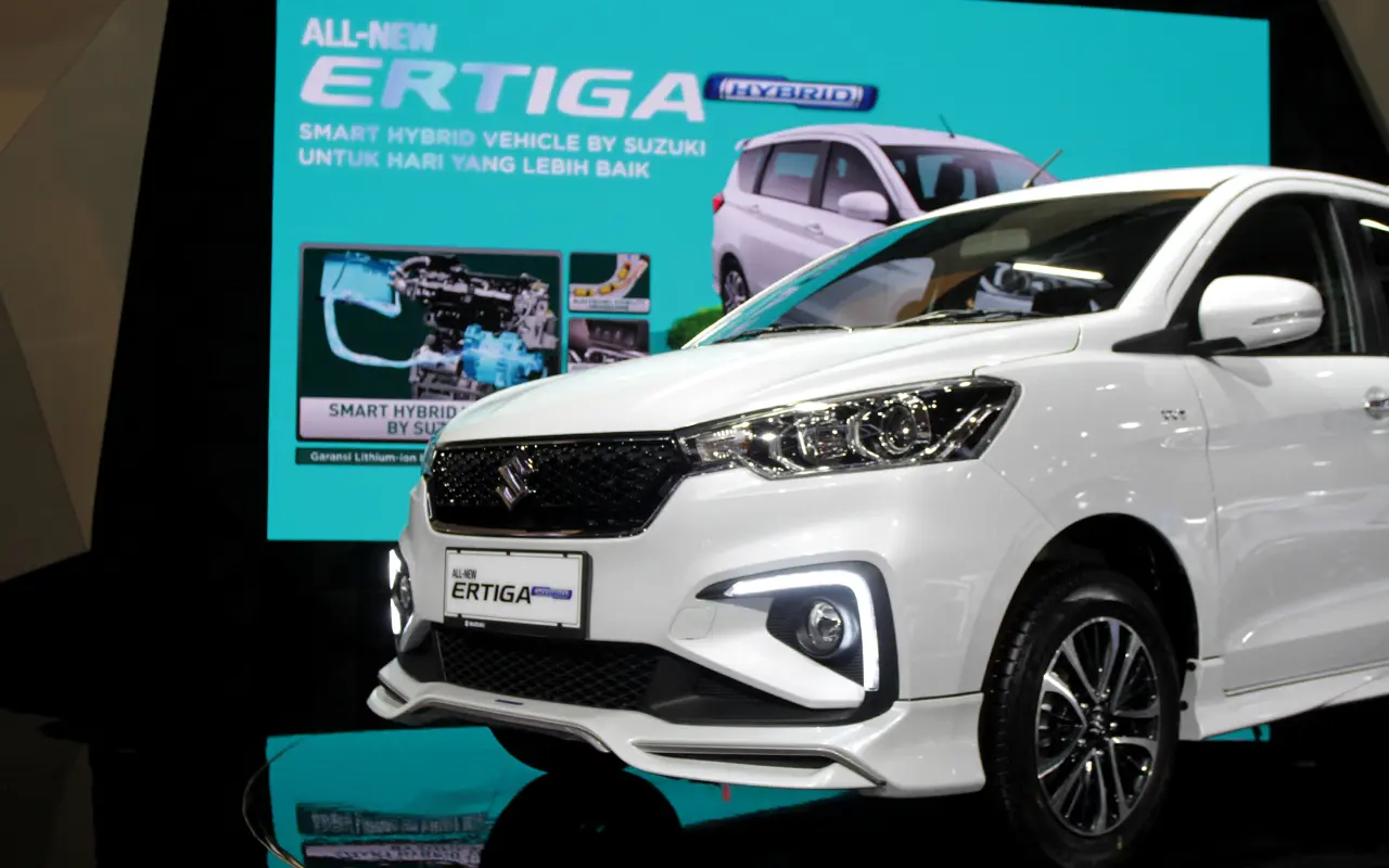 Sumringah…Suzuki panen Mobil Hybrid, roda 2 piyeee ??