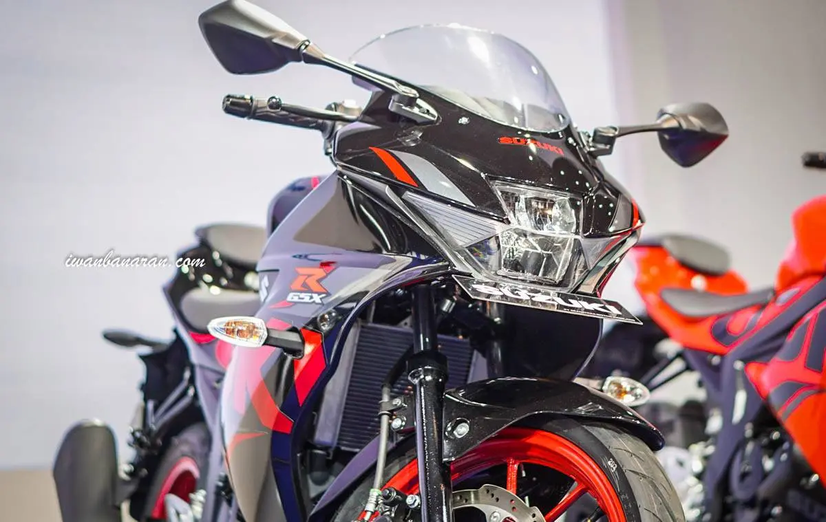 Mega gallery Suzuki new GSX-R150 warna 2018, warna putih hilang