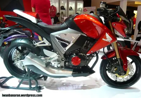 Modifikasi New Megapro….terinspirasi CB1000r. Hasilnya Mantap! —