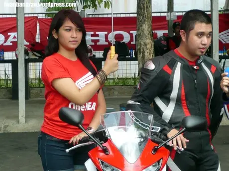 Kumpulan foto-foto CBR150r hasil jepretan diSentul….