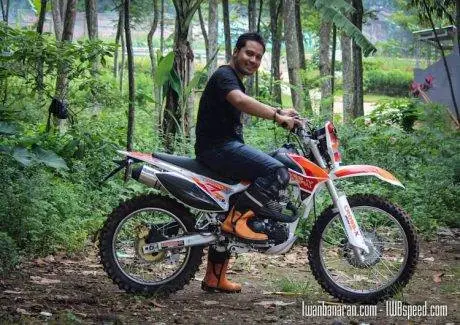KLX150 vs Viar CrossX200 (3)