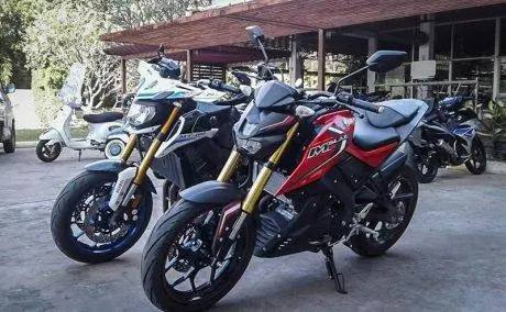 Yamaha MSlaz vs MT-09 (1)
