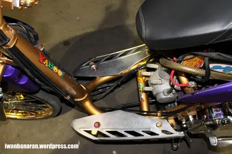 Modif telanjang Yamaha Mio. Sadis euy!…